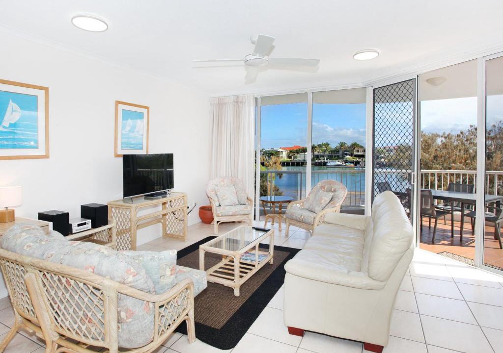 Mooloolaba Apartment | 2 BD spacious apartment in Parkyn Parade with water views.