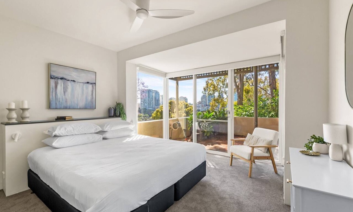 McMahons Point Apartment | 2-Bed Harbourside Home with Views in Fab Location