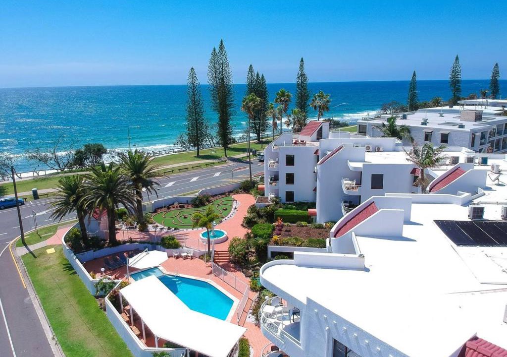 Alexandra Headland Apartment | 2 Bedroom Ocean View - Alexandria Apartments -Alexandra Headland