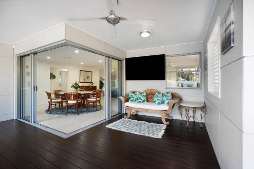 Coolum Beach House | 22 Sorrento Avenue