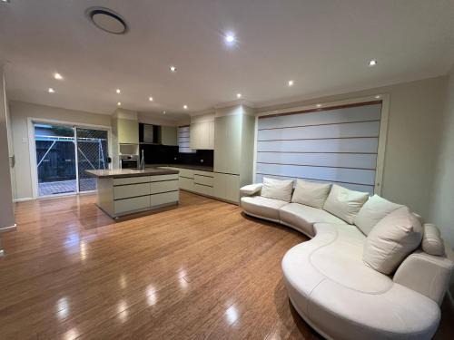 Beecroft House | 4 Yellow Room