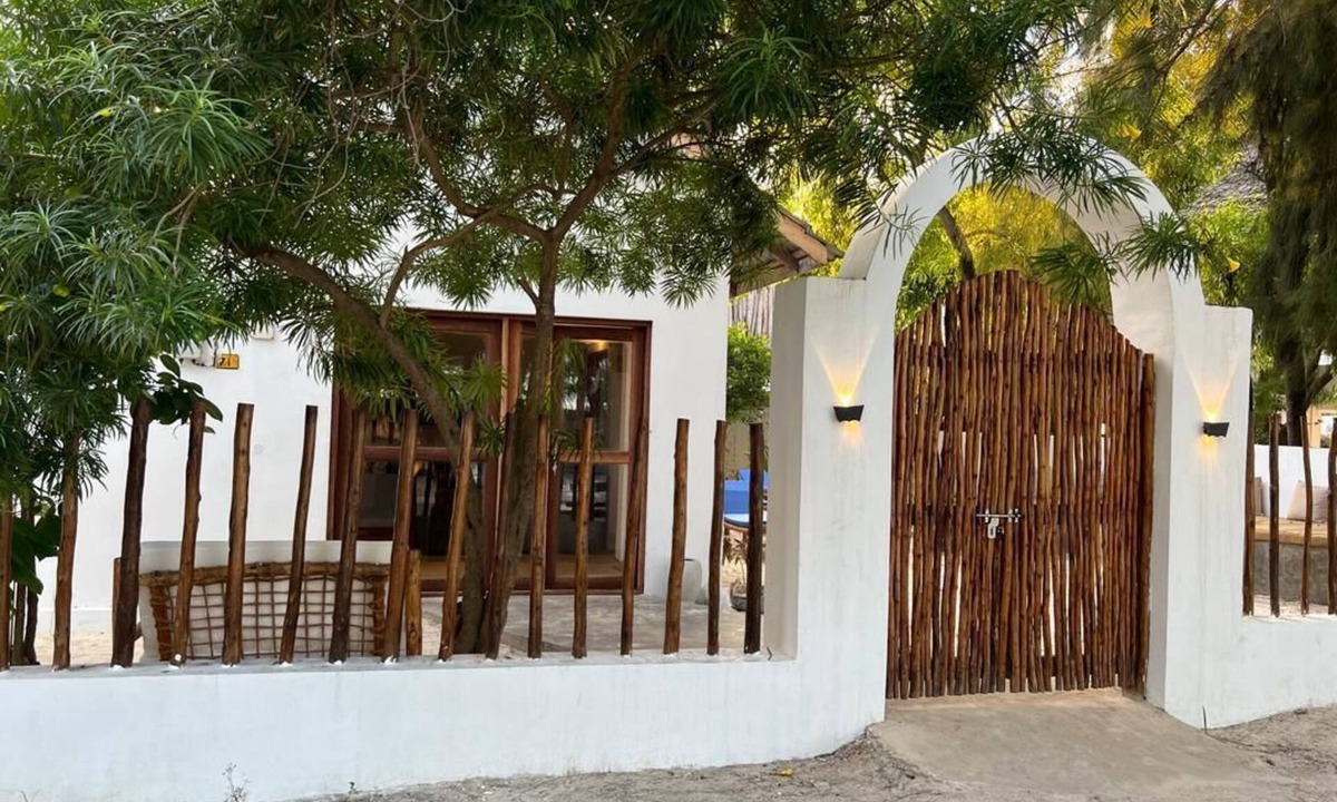 Paje Villa | 5 BED Beach front Villa Paje