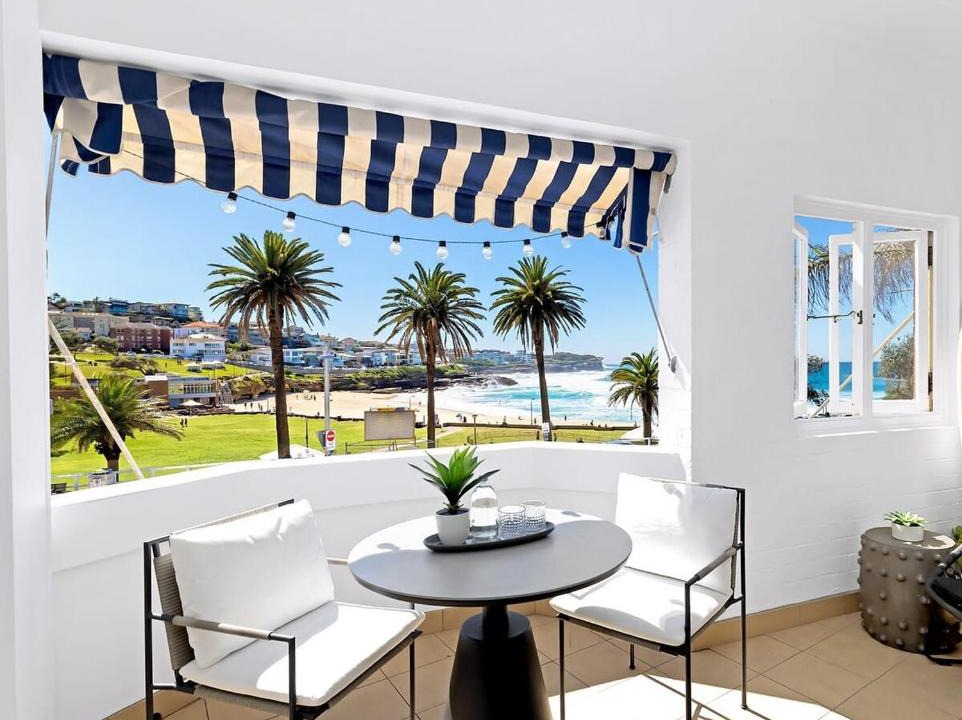 Bronte Apartment | Absolute Seafront Bronte