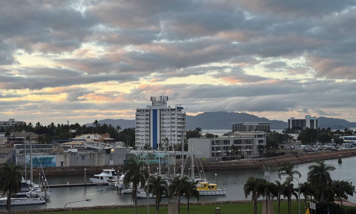 South Townsville Apartment | Allure Apartment in the heart of Townsville's premium waterfront dining precinct
