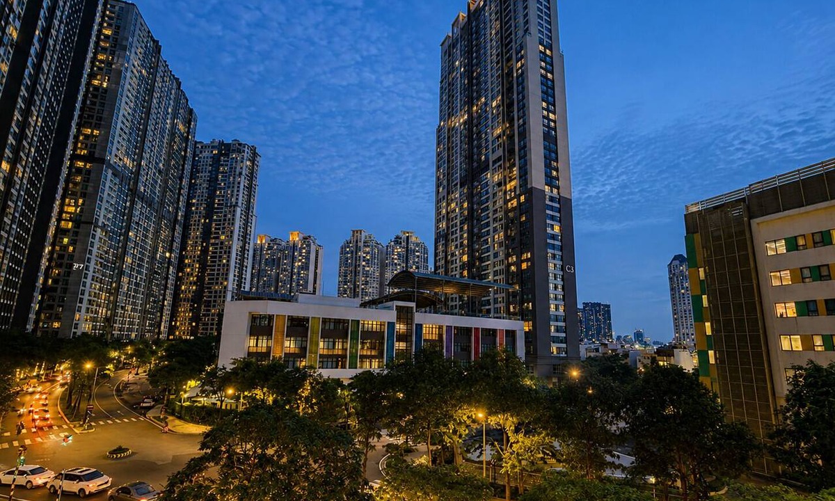 Hang Xanh Condo | Amazing 3-bedroom condo with AC in vibrant Thành phố Hồ Chí Minh