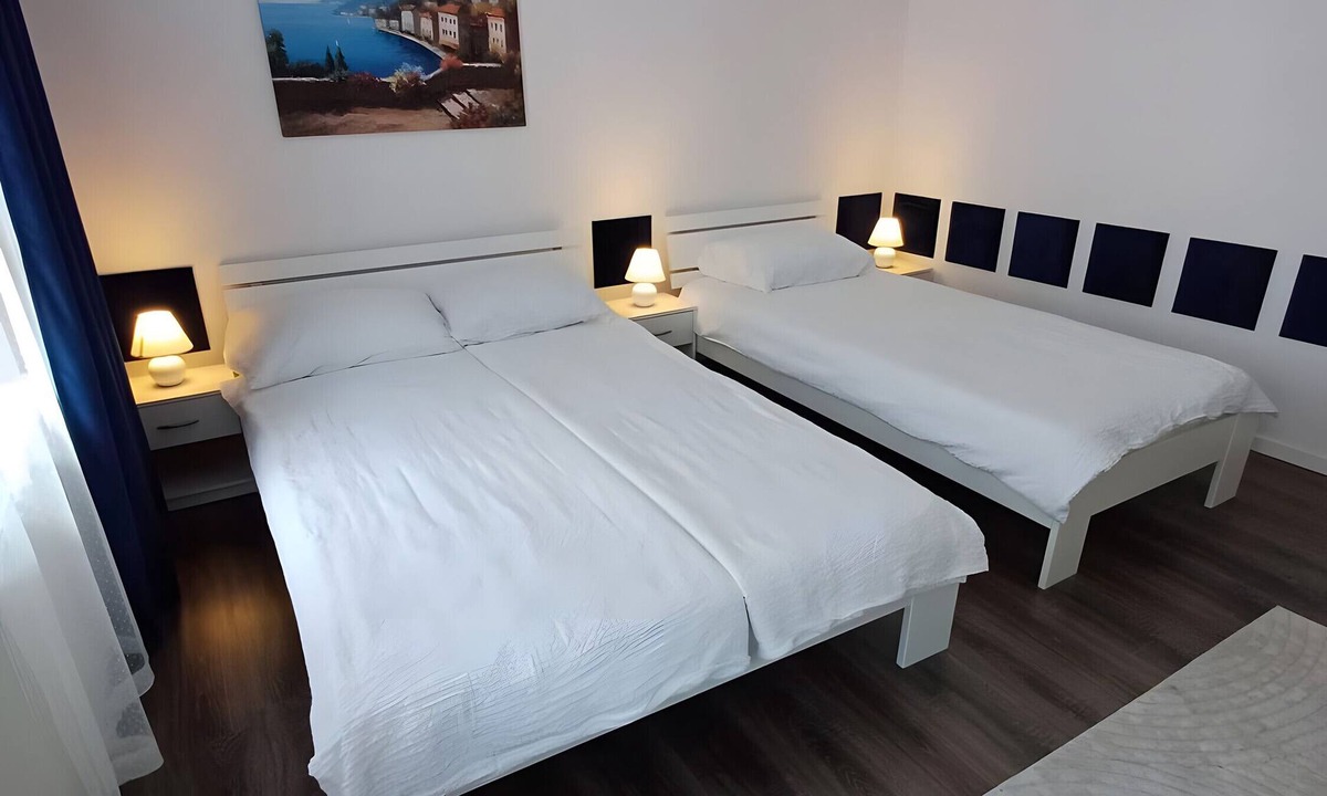 Gera Apartment | Apartment 'Poli' with Shared Terrace and Wi-Fi