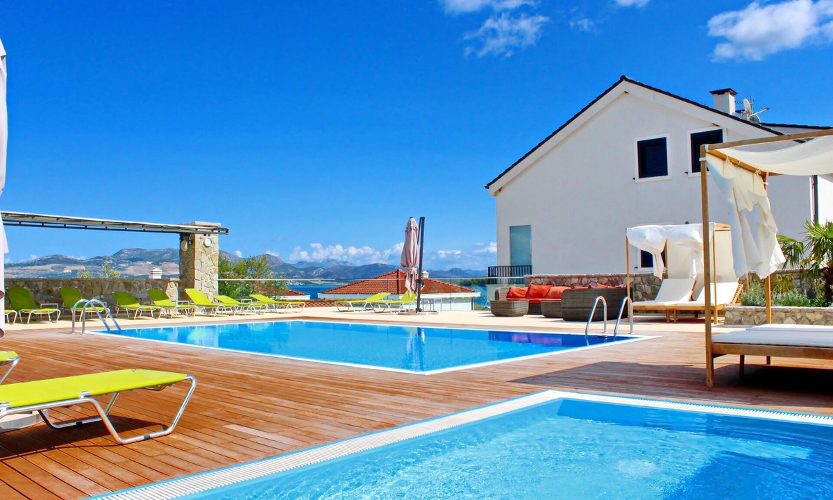 Drace Apartment | Apartments Kula - Three Bedroom Apartment with Balcony and Sea View-B5