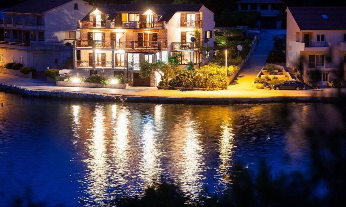 Pasadur Apartment | Apartments Malo Lago - One-Bedroom Apartment with Balcony and Sea View - 2nd floor (Apartment 6)