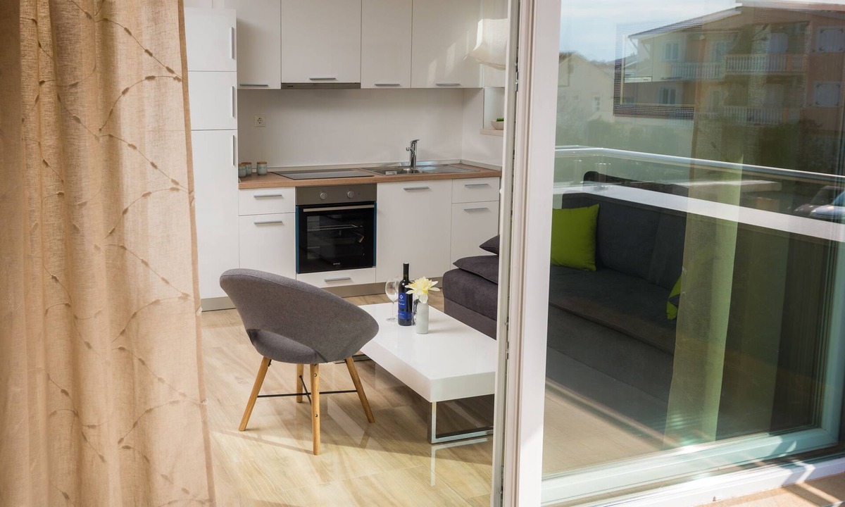 Zrce House | Apartments & Rooms Danivan Pool Villas