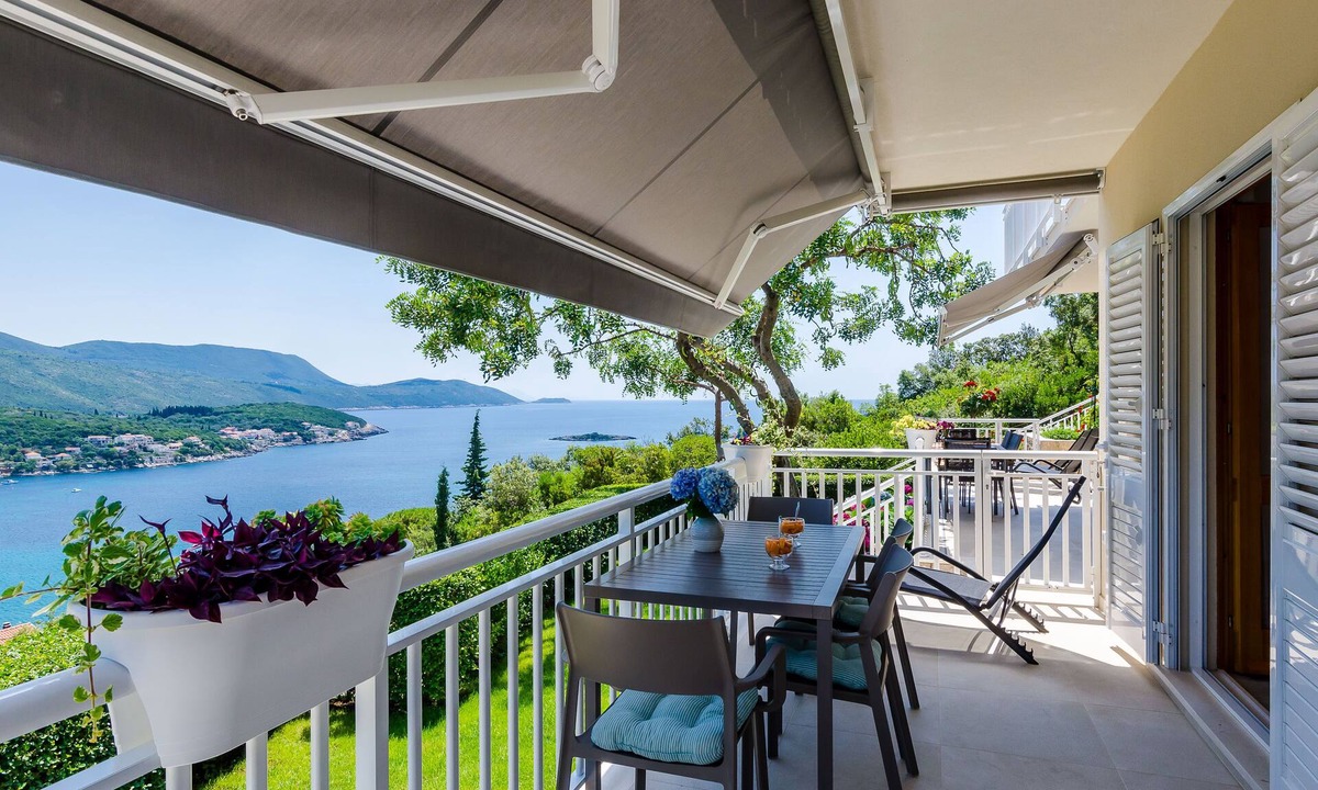 Molunat Apartment | Apartments Sara (Molunat) - Superior One Bedroom Apartment with Terrace and Sea View