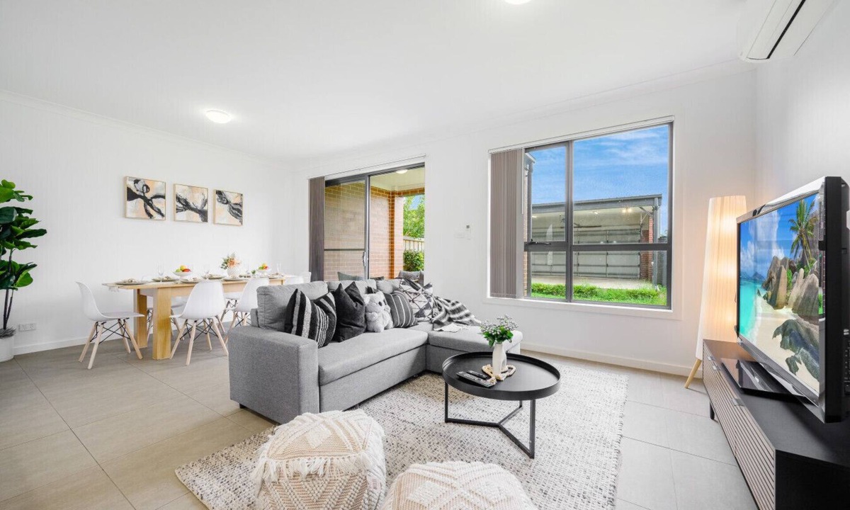 Austral House | Austral 4br Cute home close to Train Station 10ppl