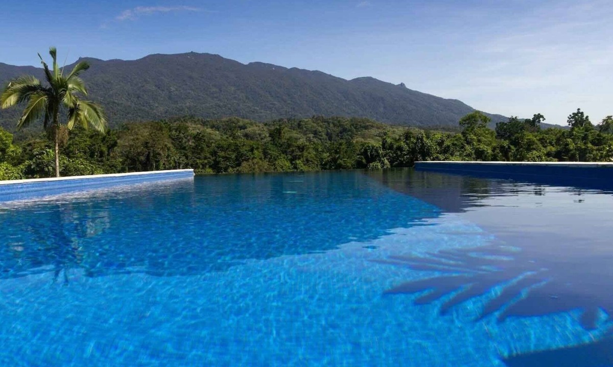 Miallo House | Bali HainA private retreat on acreage, close to town, ocean & the rainforest