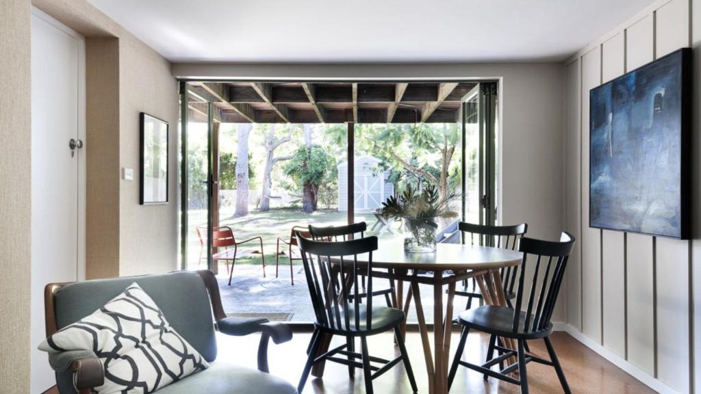 Pearl Beach House | Beach Vista - A Designer Delight Oposite The Beach