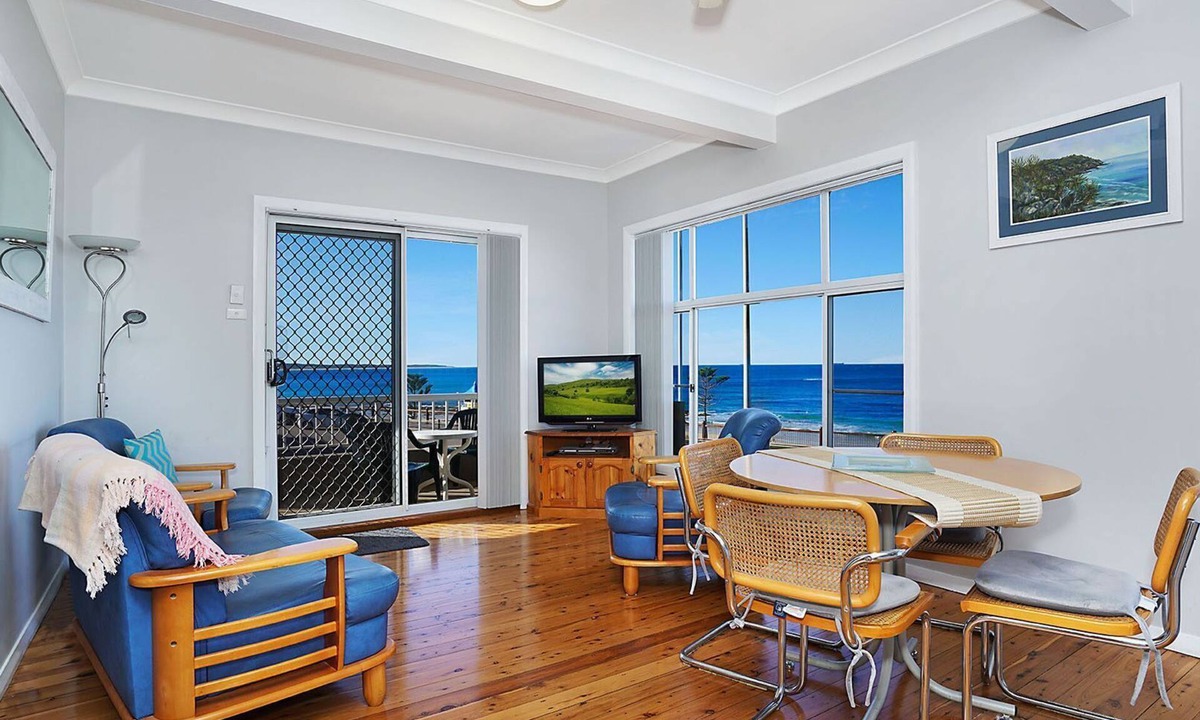 The Entrance Apartment | Beachcomer, Unit 1 - The Entrance, NSW