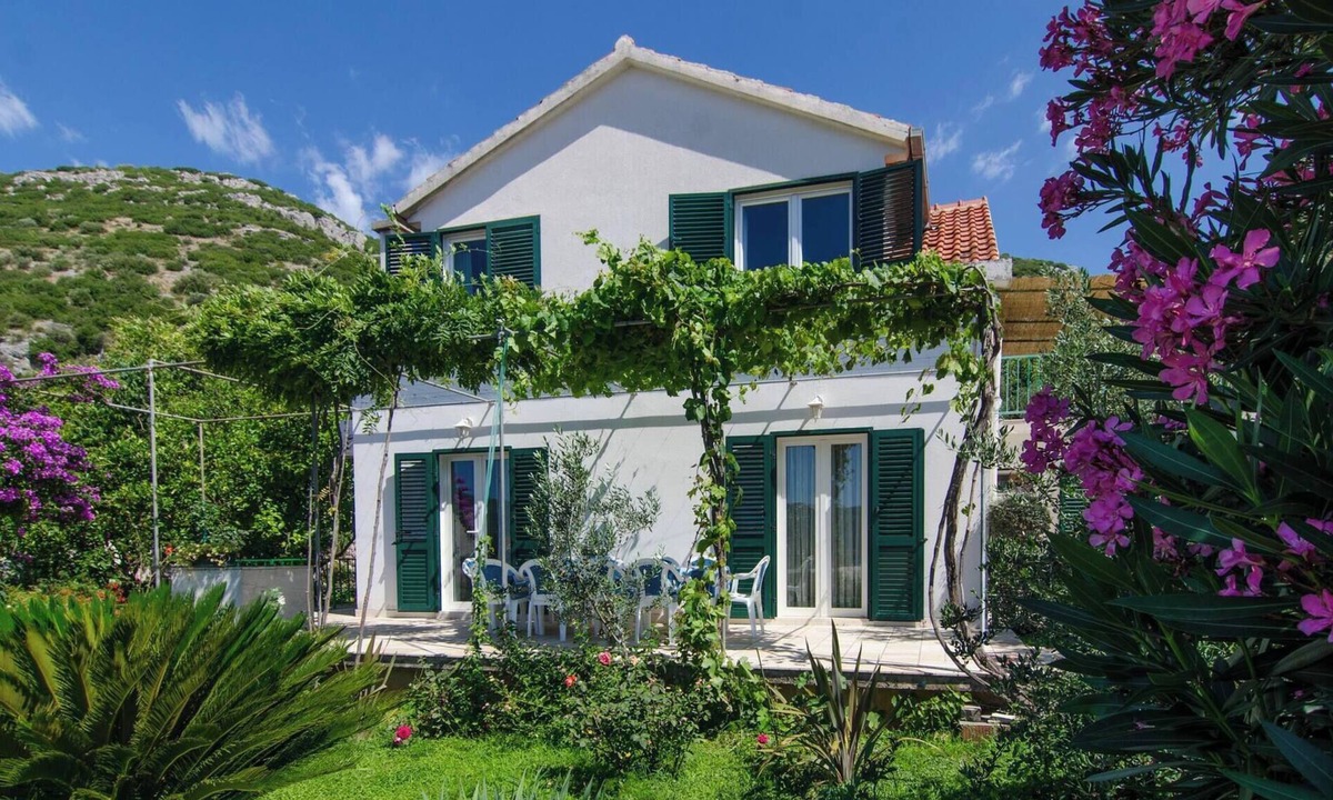 Viganj House | Beautiful Holiday Home with Pool and Sea View!