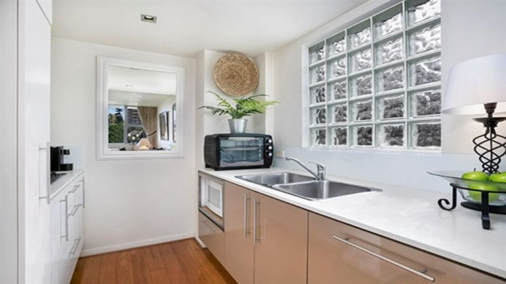 North Sydney Apartment | BER04 - Fantastically Located 1BR in North Sydney