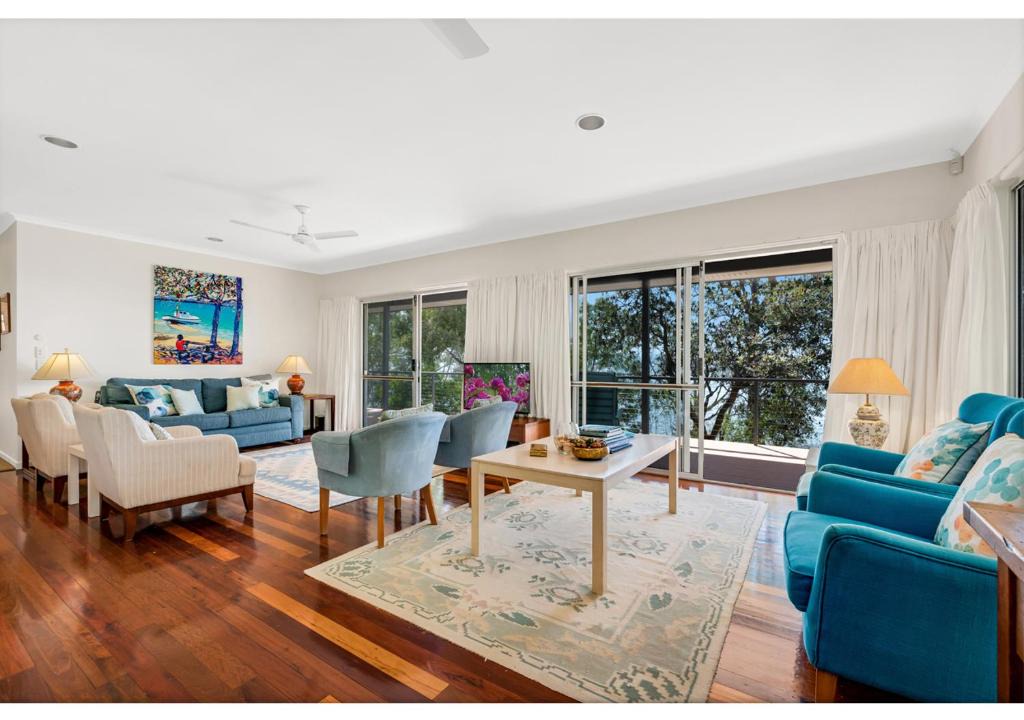 Boreen Point House | Blissful Lake Retreat