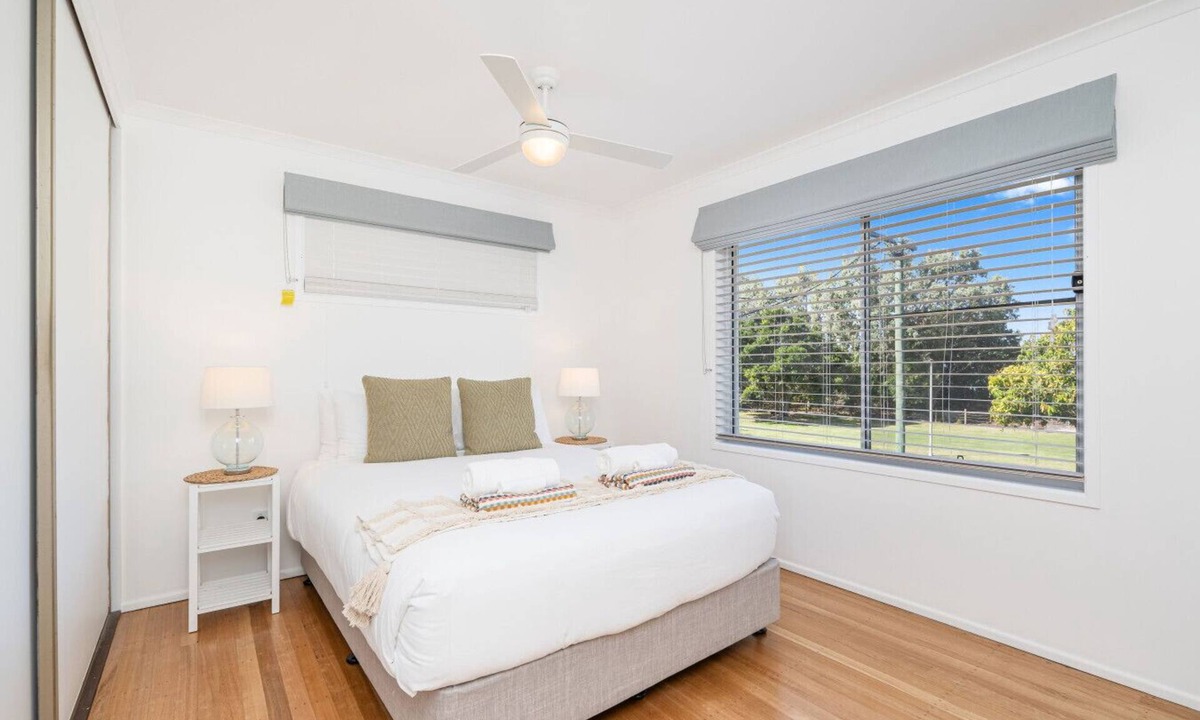 Urangan House | Book now for whale season, Beachfront living