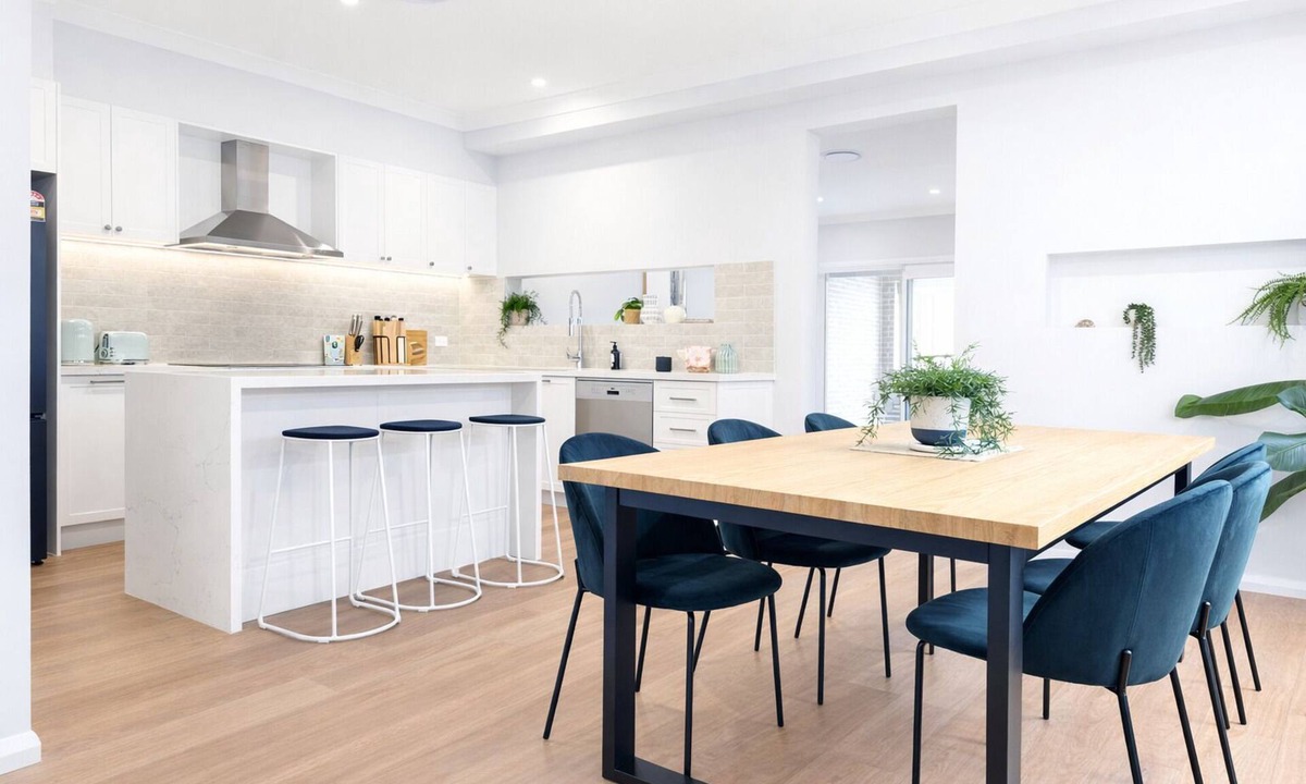 Gymea House | Brand New Hamptons 4 Bed Family Home near Gymea Village
