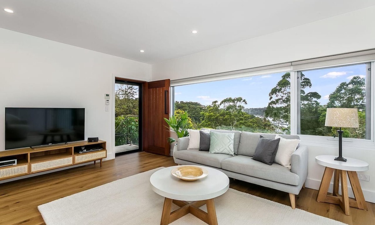 Cammeray Apartment | Cammeray- ROWL1 - Rowlison Parade - Modern 3BR Home with Courtyard Parking Next to Tunks Park in Cammeray