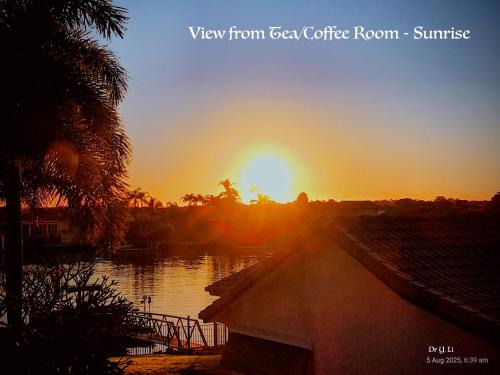 Banksia Beach House | Canal View Holiday-2Rooms-Guests Usable 120m2-Host Shared Property-No Tax Invoice
