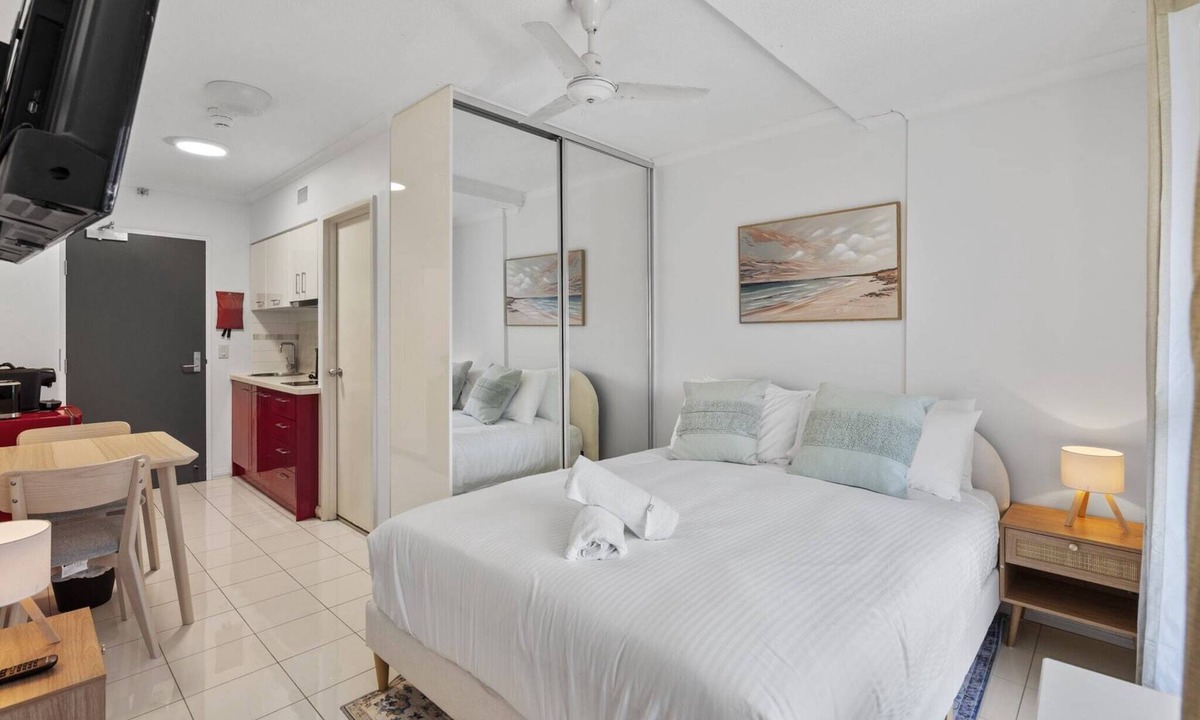Kangaroo Point Apartment | Central Studio in Kangaroo Point