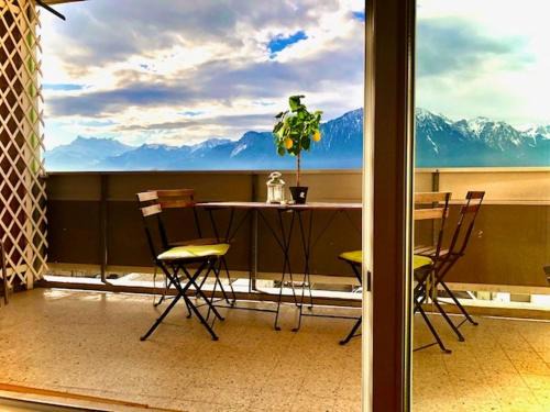 Montreux City Centre Apartment | Central Studio with Lake View | 102