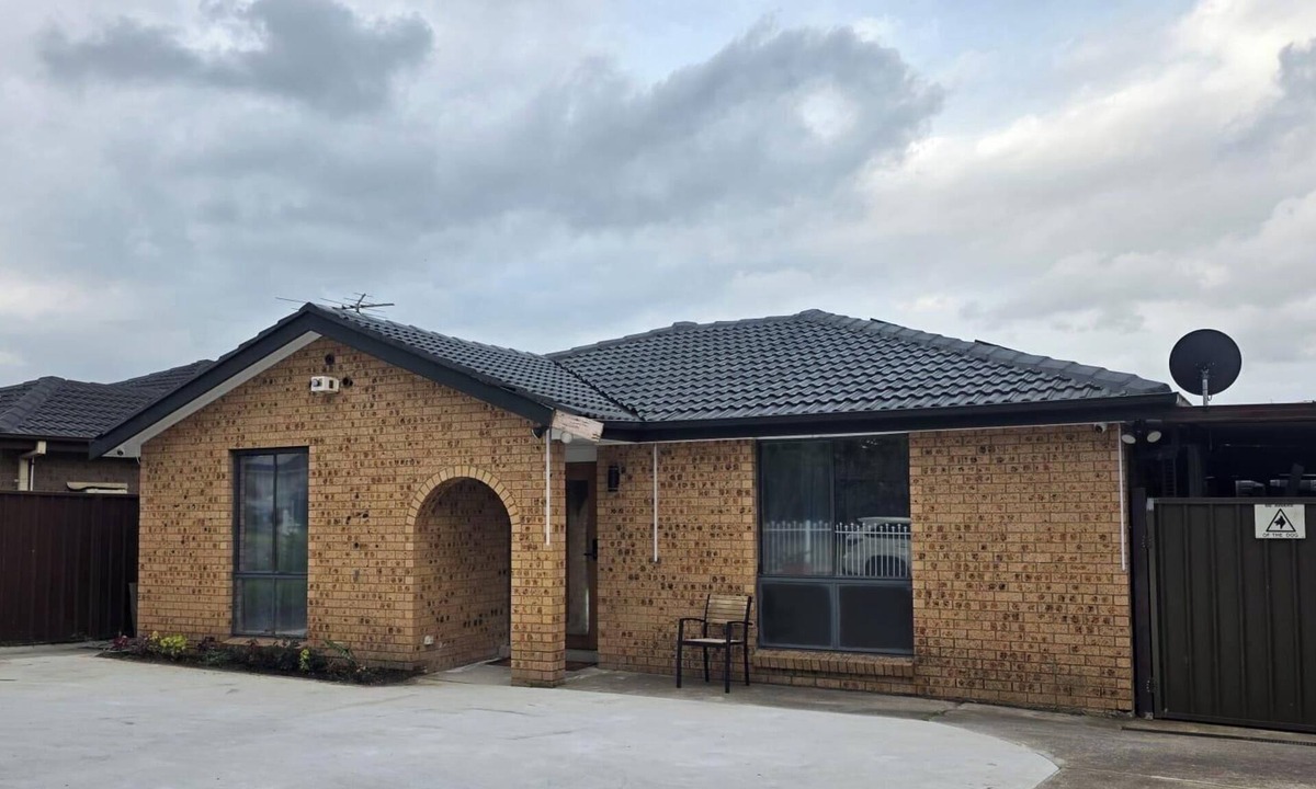 Blackett House | Charming 3-Bedroom House Rental in Sydney