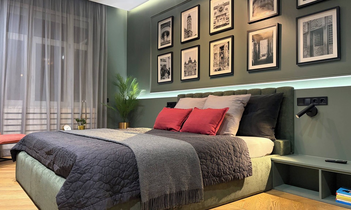Erzsebetvaros Apartment | City center Steps from Synagogue Budapest famous Ruin Bars street food, Balcony,