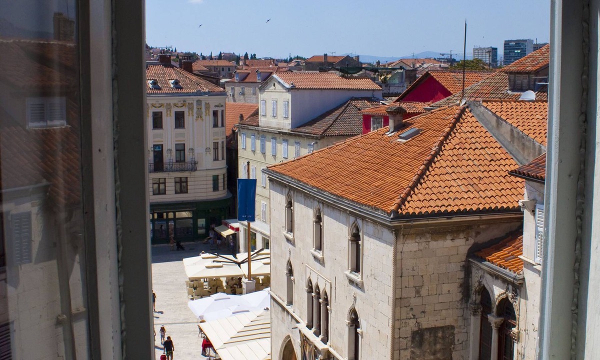 Old Town Apartment | Clock Tower apartment
