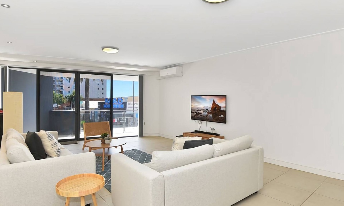 The Entrance Apartment | Coast Apartments 7 - Roof Top pool