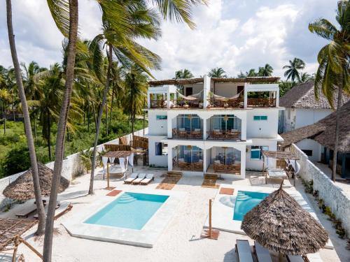 Bwejuu Villa | Coco Rise Villas - Villa Dining Service Available