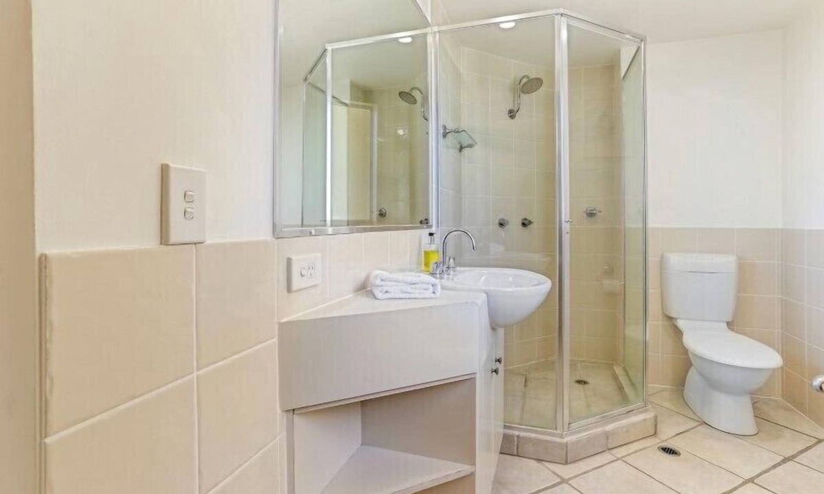 Sunshine Beach Apartment | Cosy apartment with ocean views in Sunshine Beach