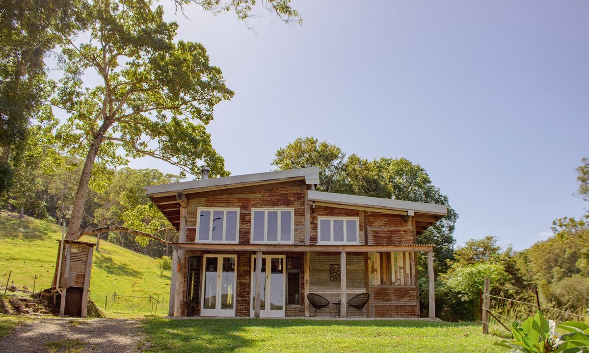 Uki House | Country Barn Retreat