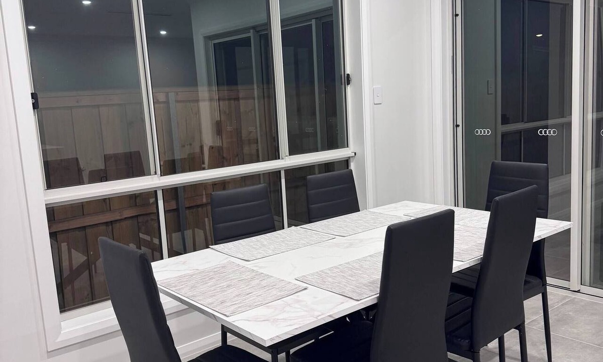 Kellyville House | Cozy 4BedroomHouse Rental in Kellyville, Sydney
