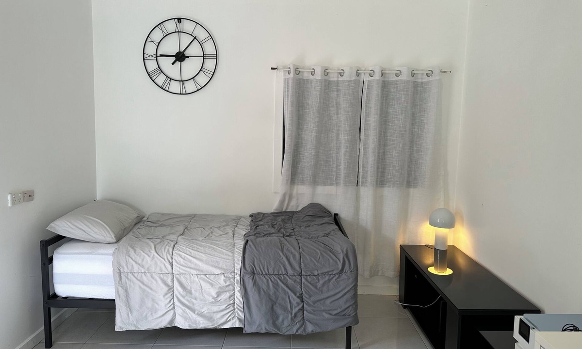 Busby Apartment | Cozy and private one bedroom studio with double bed for couples or single