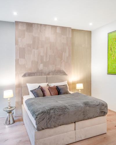 Charlottenburg Apartment | Cozy Einstein