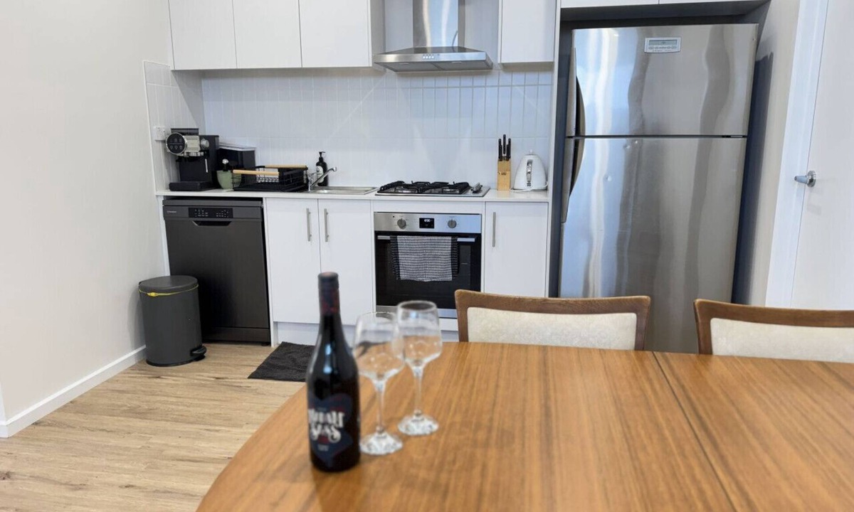Menangle Park House | Cozy Family Escape for 8 | New Build Menangle Park