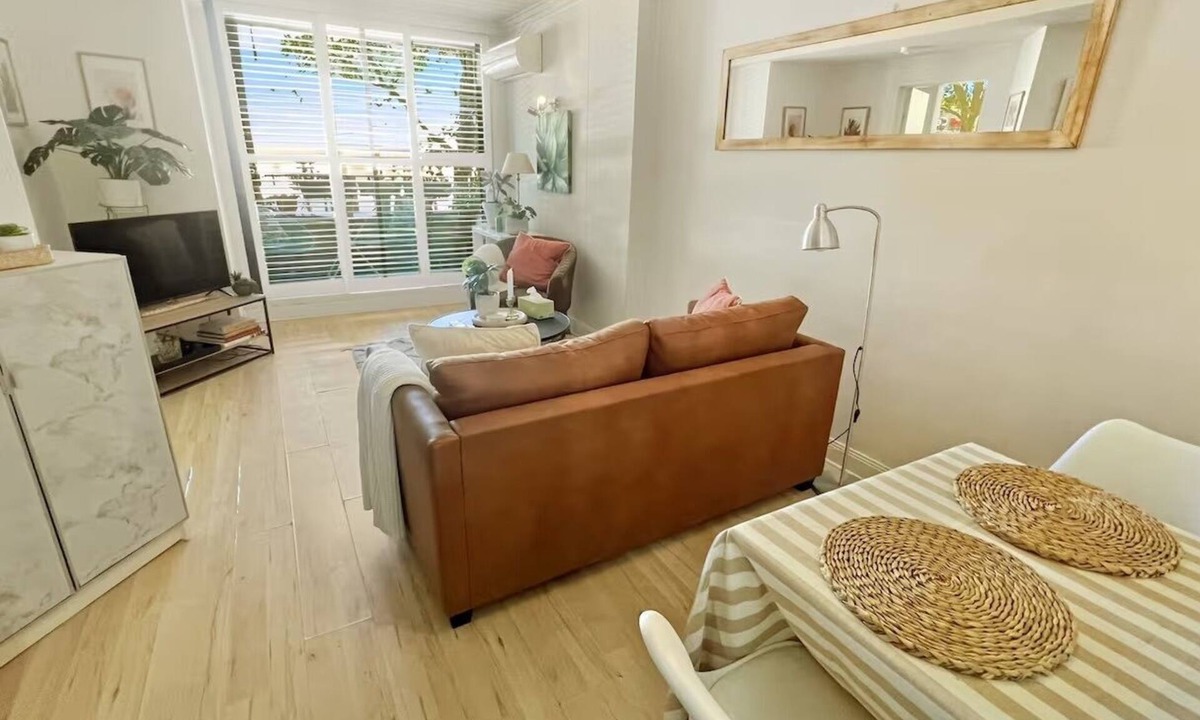Cremorne Apartment | Cremorne comfort | Cozy unit near all amenities