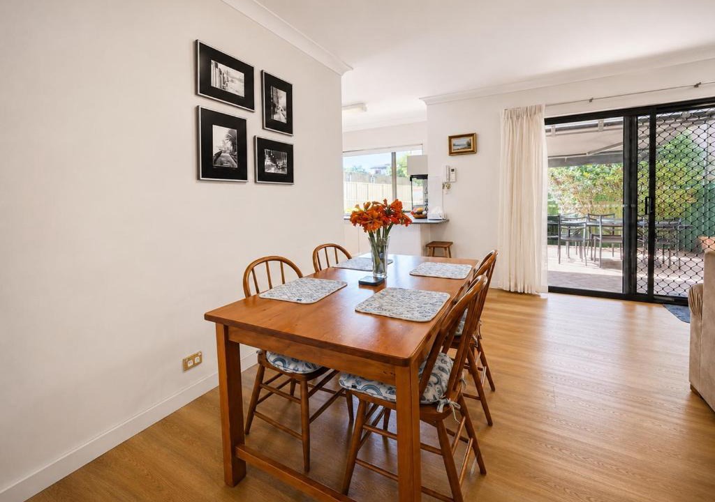 Cronulla Apartment | Cronulla courtyard unit, 10 mins walk to Beach & Bay
