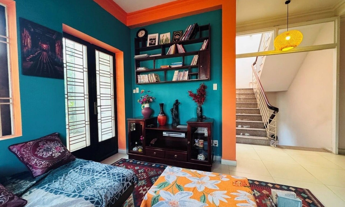 Tan Binh House | Do L Homestay: 5 Mins to Airport, Vintage Charm