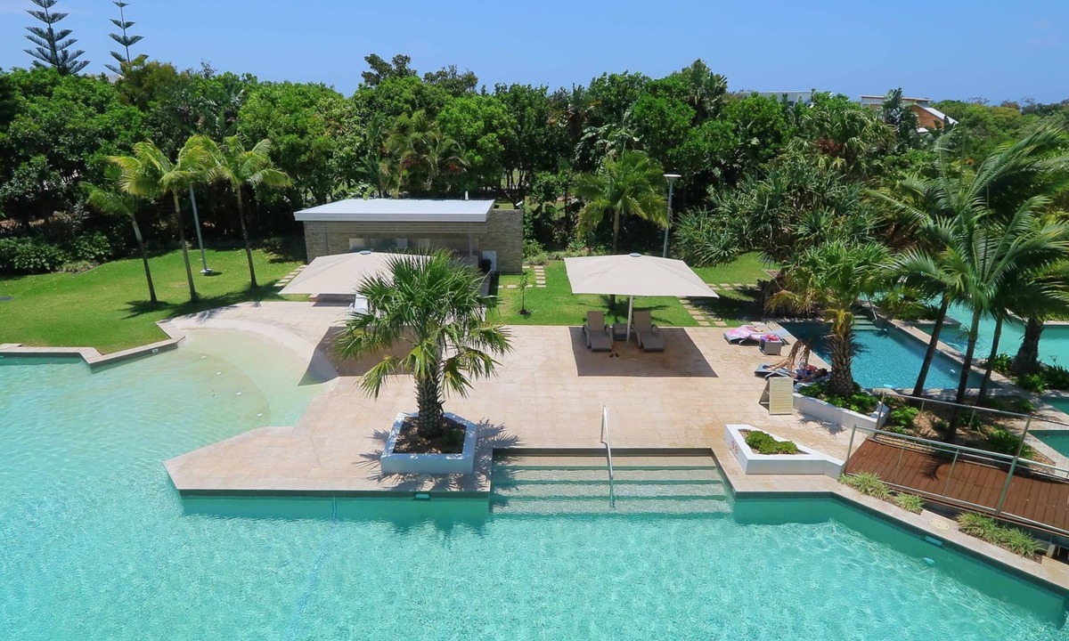 Casuarina Apartment | Drift South 34 - Luxurious rooftop holiday apartment with lagoon pool views