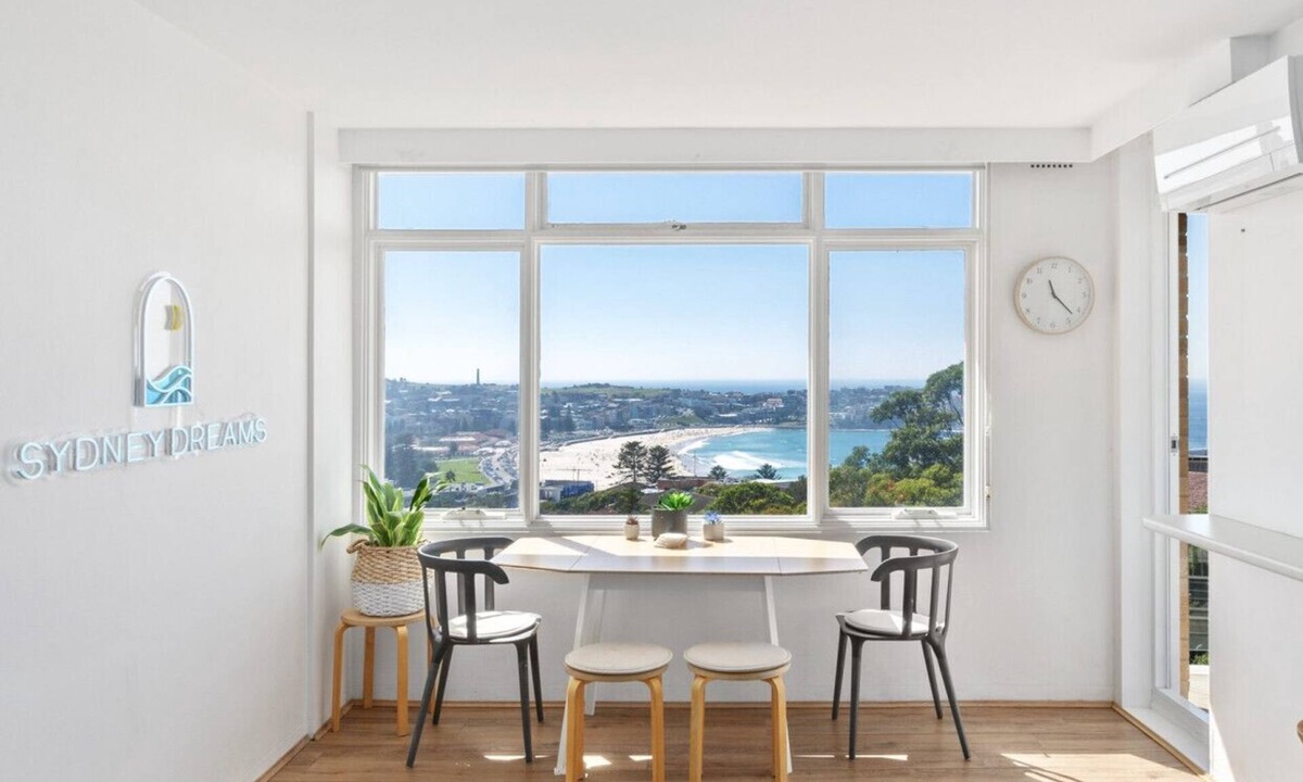 Bondi Apartment | Endless Views by Sydney Dreams + Parking