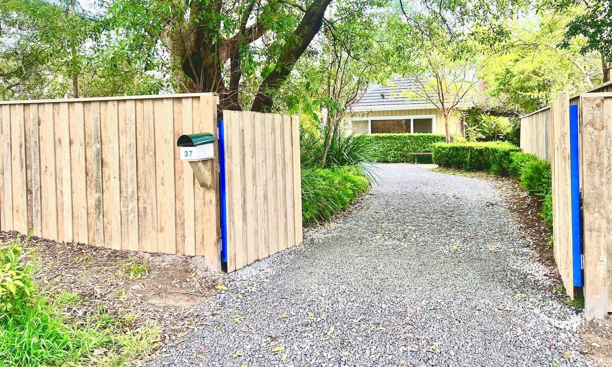 Blaxland House | Entire 2 bedroom cottage in lower blue mountains - close to amenties and train!