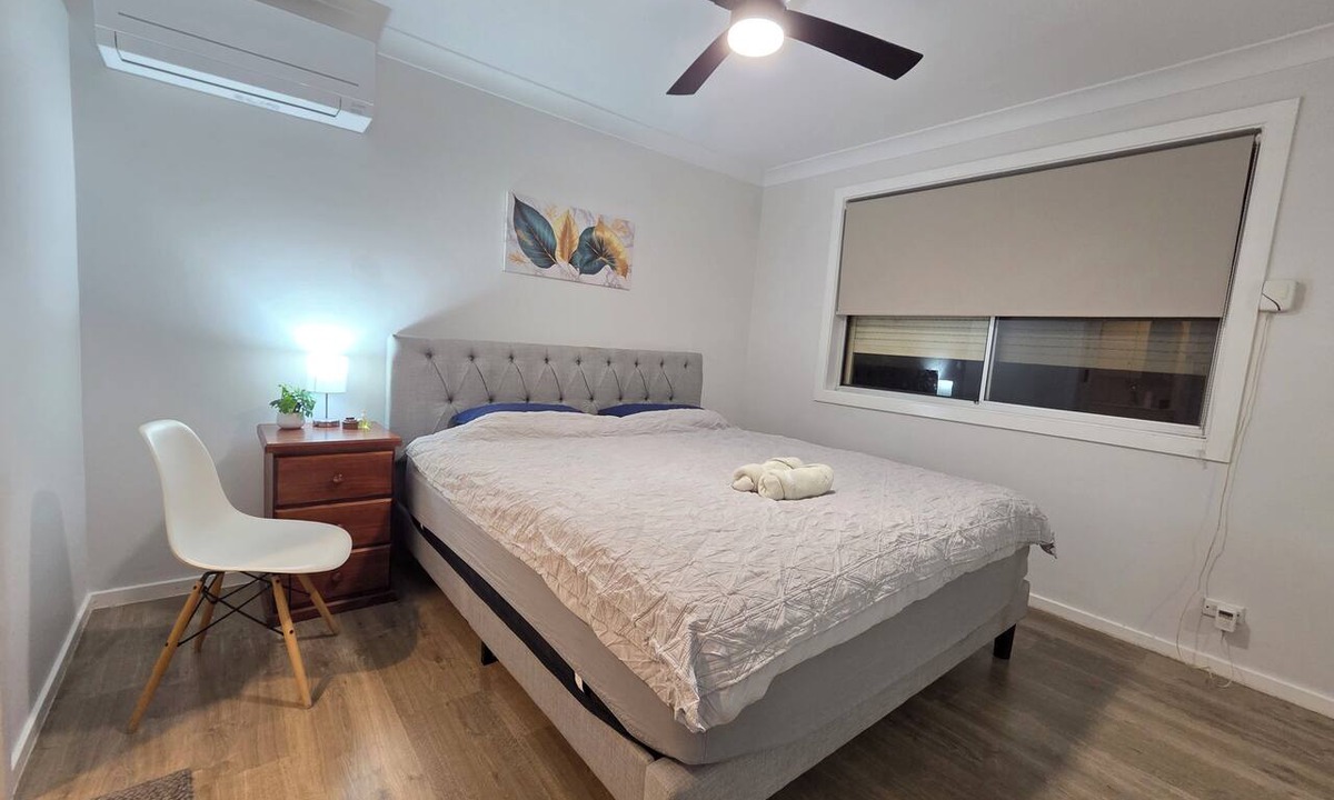Kingswood House | Entire house, 4 BR, Secure backyard, free wifi,