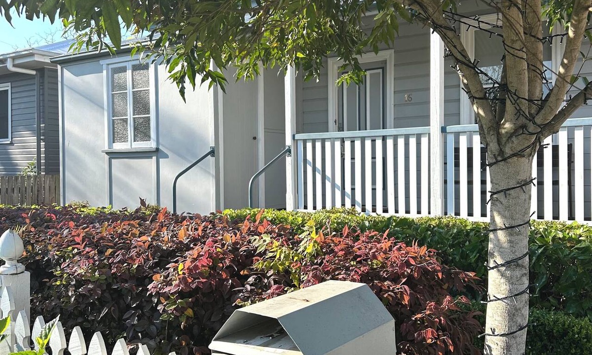 East Toowoomba Cottage | Eton Cottage: Central Boutique Stay