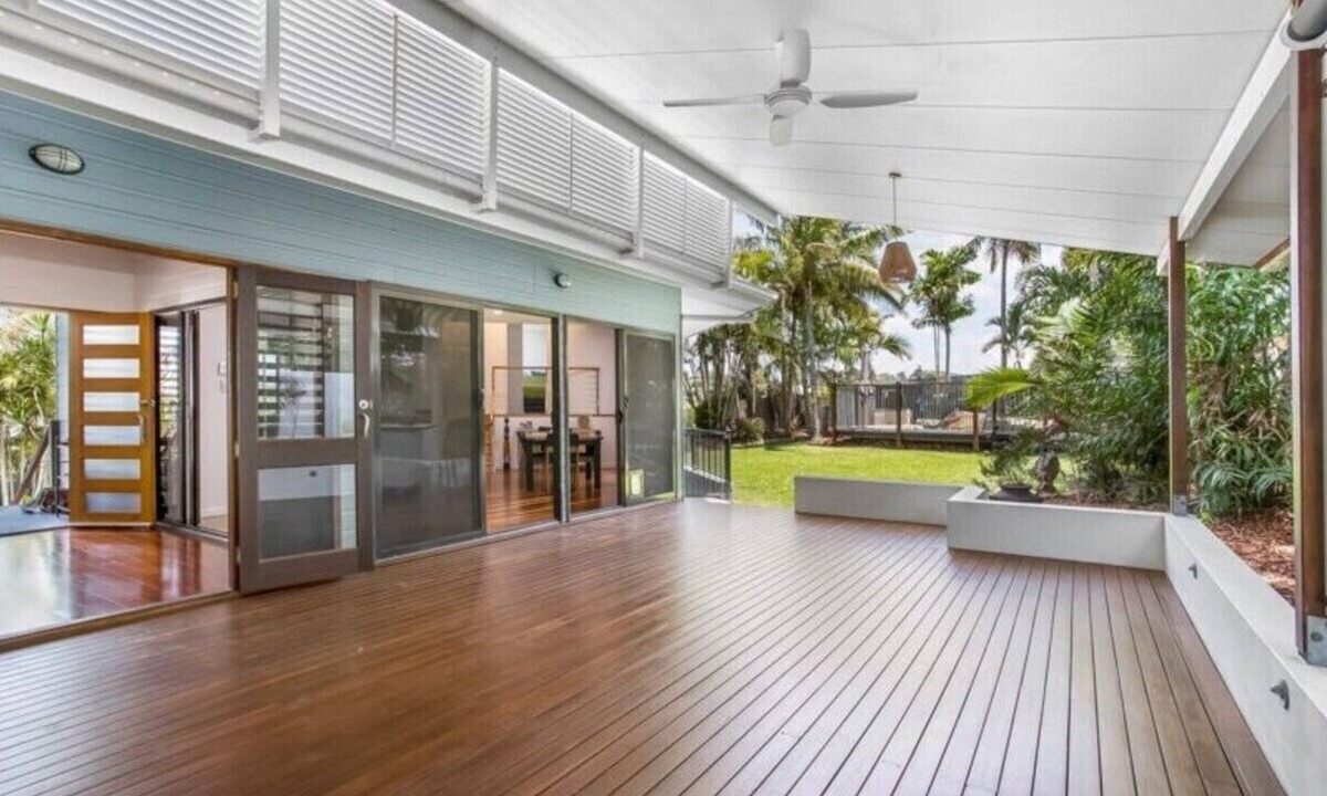Rural View Bed & Breakfast | Executive Tropical Property - Whitsundays