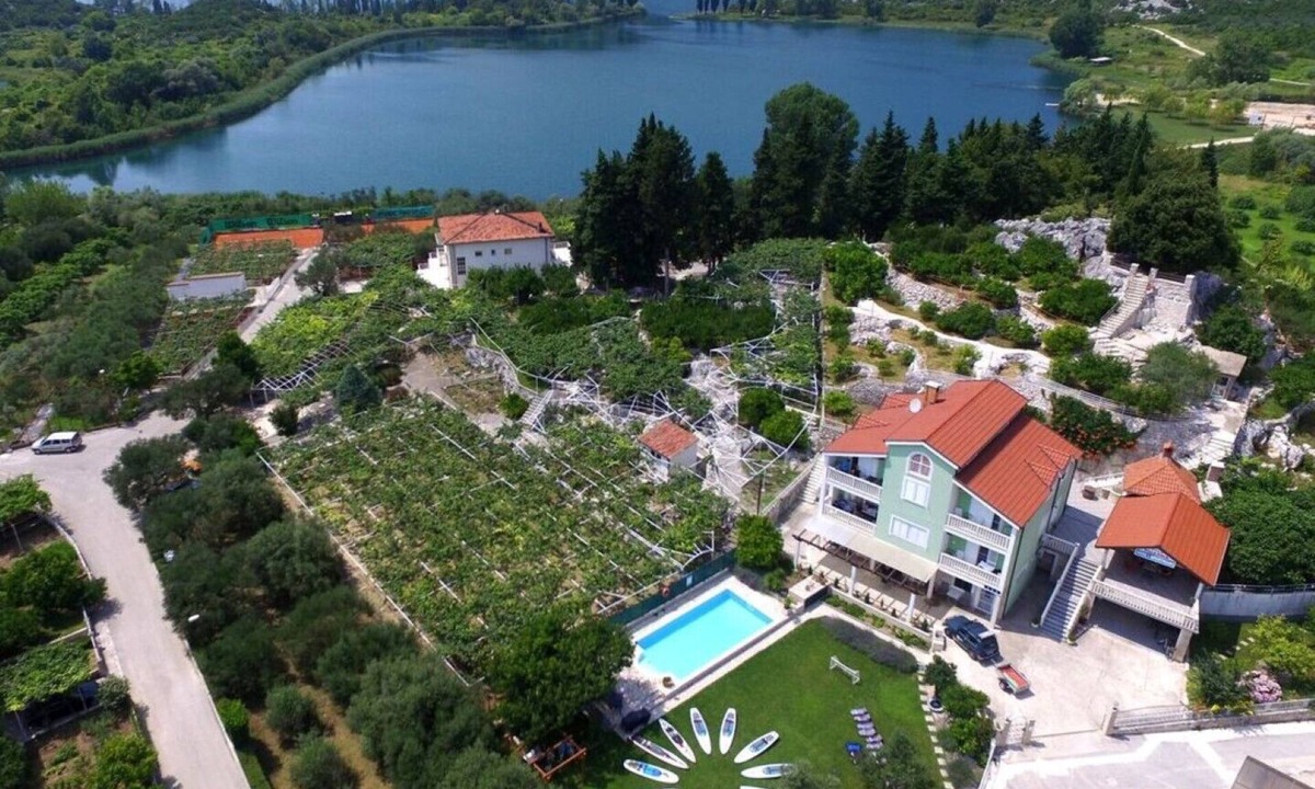 Peracko Blato Apartment | FAMILY APARTMENT JASNA AT NATURE PARK CLOSE TO THE SEA