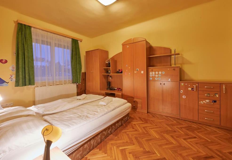 Rakosszentmihaly Apartment | Family Apartman