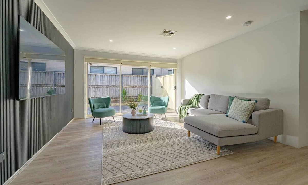 Kellyville Ridge House | Family-Friendly 4BR Retreat|Minutes to Stanhope LC